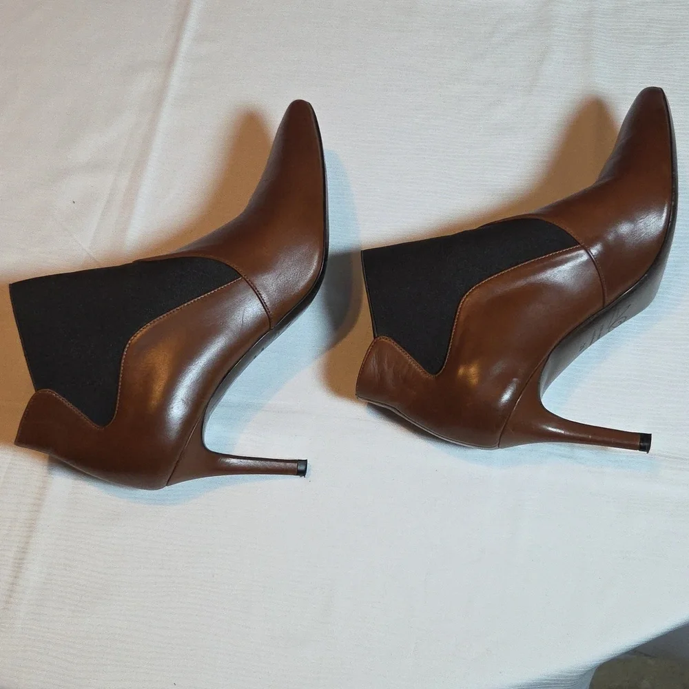 Joan Oloff Sophisticated Brown and Black Heeled Ankle Boots,sz 39. - Picture 5 of 5